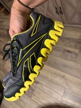 Reebok Men's Zigtech Black/ Yellow Running Athletic Shoes Sz 6 1/2